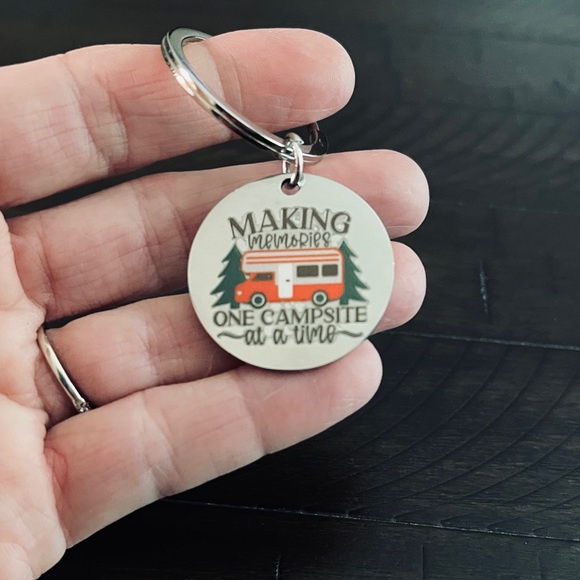 “Making Memories One Campsite at a Time” Round Keychain - Picture 5 of 6